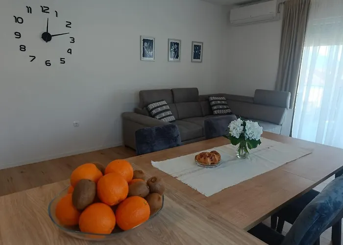 Delta Διαμέρισμα *